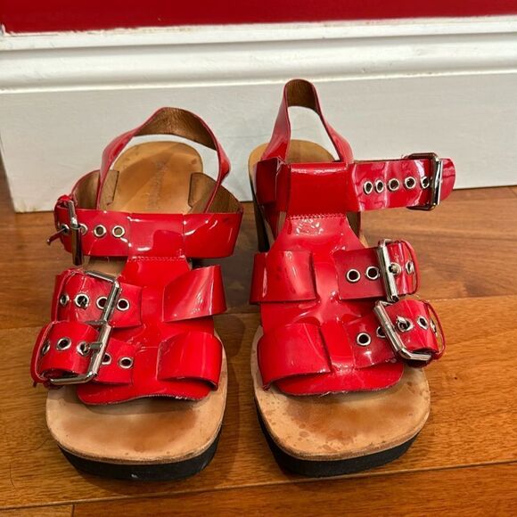 Jeffrey Campbell Riveter Lugged Buckle Sandal patent leather red size 7.5 - Picture 3 of 12